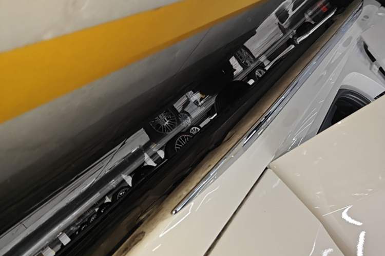 Used Mercedes-Benz C-Class 2025 Facelift C 260 L Sport Edition Right Side Sill