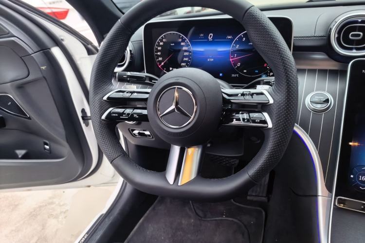 Used Mercedes-Benz C-Class 2025 Facelift C 260 L Sport Edition Steering Wheel