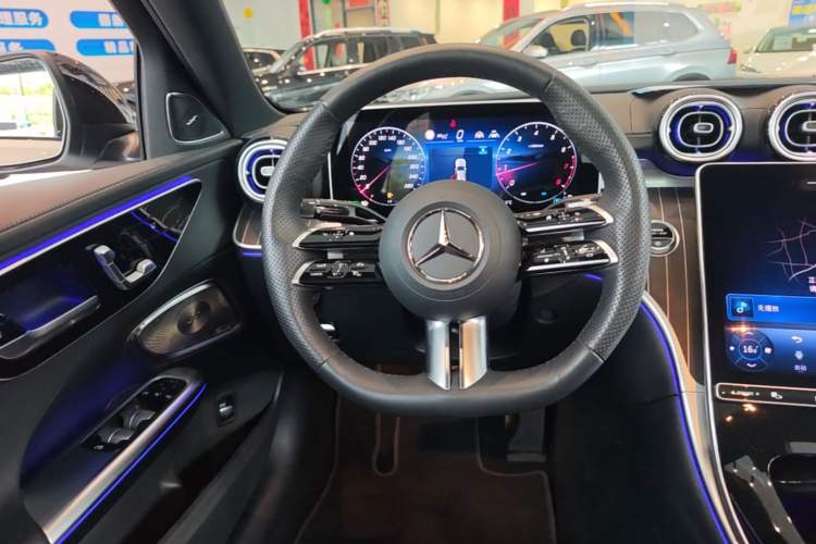 Used Mercedes-Benz C-Class 2025 C 260 L Obsidian Night Sport Edition Steering Wheel