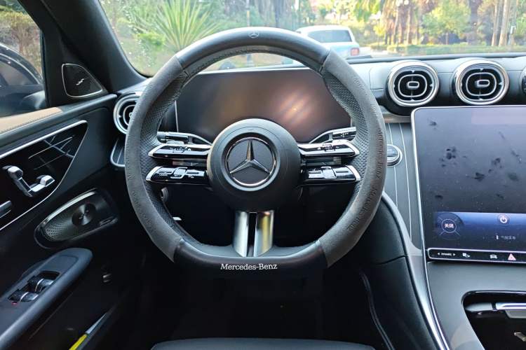 Used Mercedes-Benz C-Class 2025 C 260 L Obsidian Night Sport Edition Steering Wheel