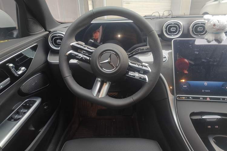 Used Mercedes-Benz C-Class 2025 Facelift C 260 L Sport Edition Steering Wheel