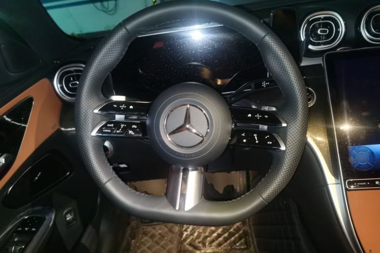 Used Mercedes-Benz C-Class 2025 Facelift C 260 L Sport Edition Steering Wheel