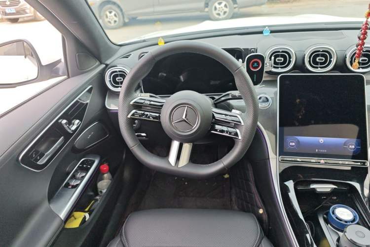 Used Mercedes-Benz C-Class 2025 C 260 L Obsidian Night Sport Edition Steering Wheel
