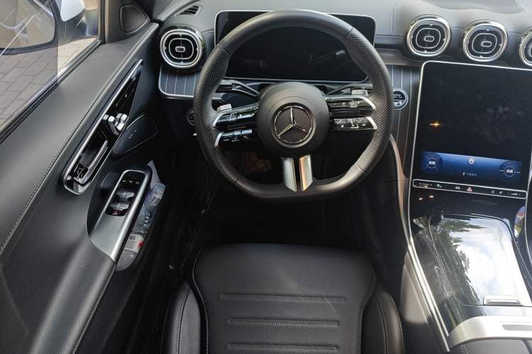 Used Mercedes-Benz C-Class 2025 Facelift C 260 L Sport Edition Steering Wheel