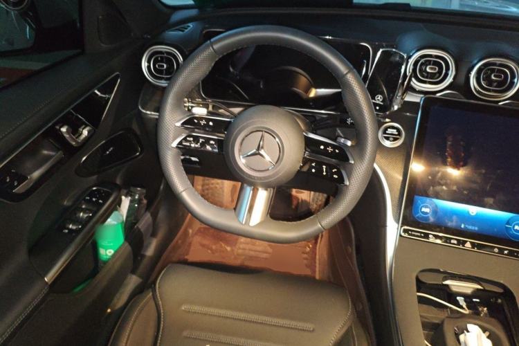 Used Mercedes-Benz C-Class 2025 Facelift C 260 L Sport Edition Steering Wheel