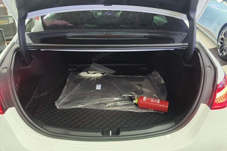 Used Mercedes-Benz C-Class 2025 Facelift C 260 L Sport Edition Trunk