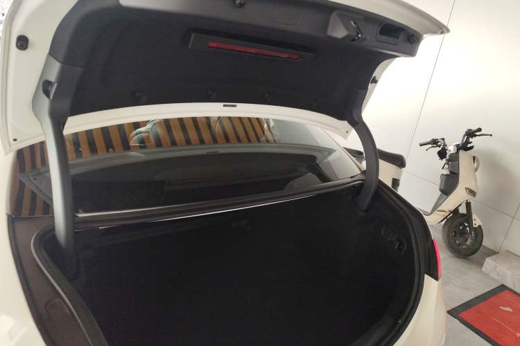Used Mercedes-Benz C-Class 2025 C 260 L Obsidian Night Sport Edition Trunk