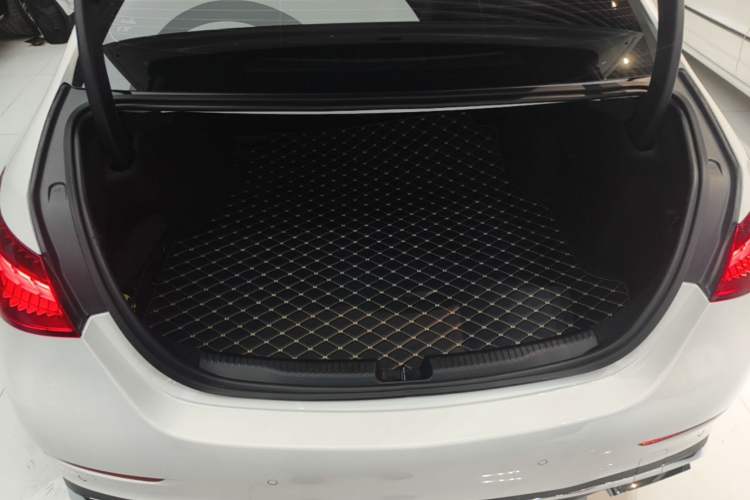 Used Mercedes-Benz C-Class 2025 Facelift C 260 L Sport Edition Trunk