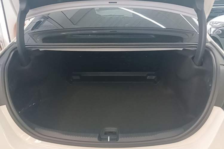 Used Mercedes-Benz C-Class 2025 Facelift C 260 L Sport Edition Trunk
