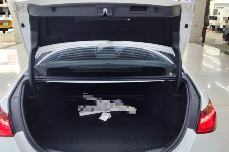 Used Mercedes-Benz C-Class 2025 Refresh C 260 L Night Edition Sports Version Trunk