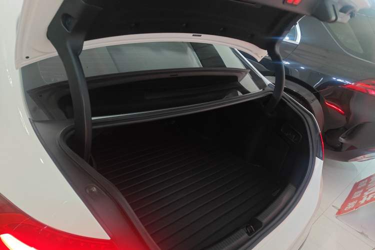 Used Mercedes-Benz C-Class 2025 C 260 L Sport Edition Trunk