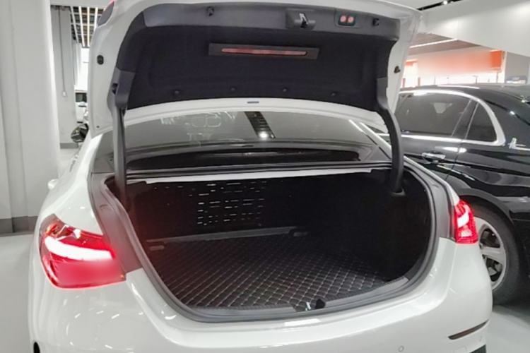 Used Mercedes-Benz C-Class 2025 Refresh C 260 L Night Edition Sports Version Trunk