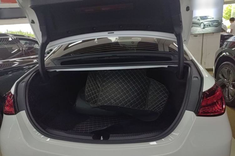 Used Mercedes-Benz C-Class 2025 Facelift C 260 L Sport Edition Trunk