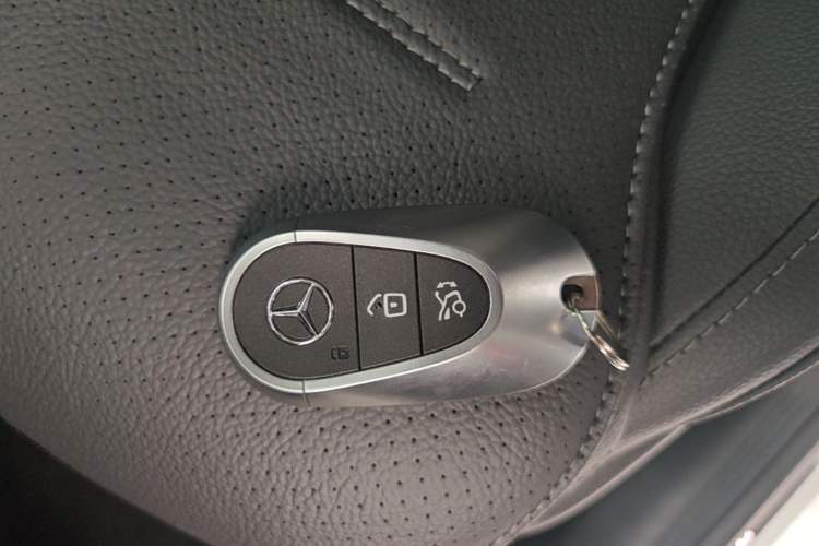 Used Mercedes-Benz C-Class 2025 Facelift C 260 L Sport Edition Vehicle Key