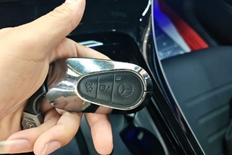 Used Mercedes-Benz C-Class 2025 C 260 L Sport Edition Vehicle Key
