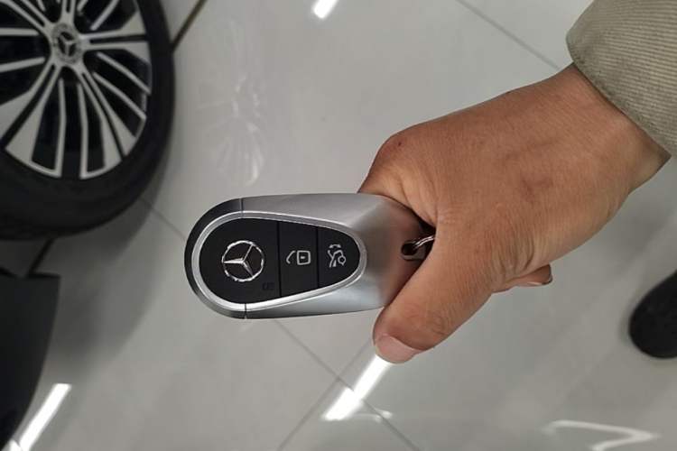 Used Mercedes-Benz C-Class 2025 C 260 L Obsidian Night Sport Edition Vehicle Key