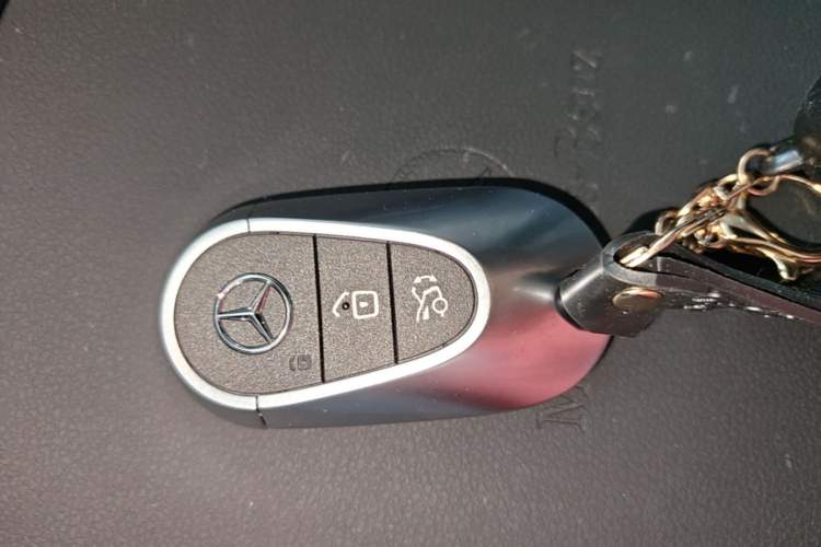 Used Mercedes-Benz C-Class 2025 Facelift C 260 L Sport Edition Vehicle Key