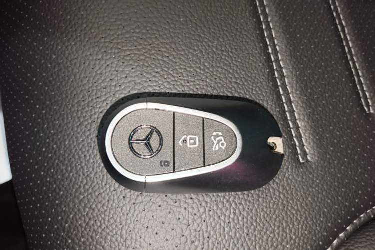 Used Mercedes-Benz C-Class 2025 Facelift C 260 L Sport Edition Vehicle Key