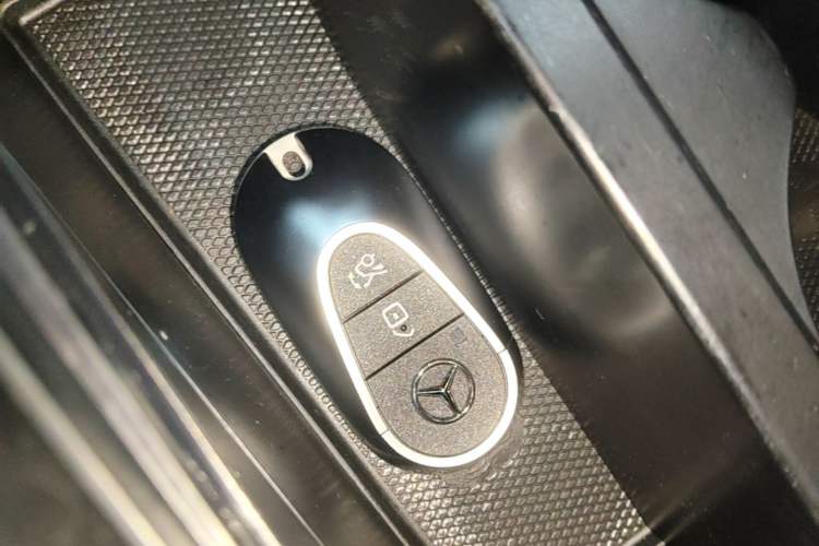 Used Mercedes-Benz C-Class 2025 Facelift C 260 L Sport Edition Vehicle Key