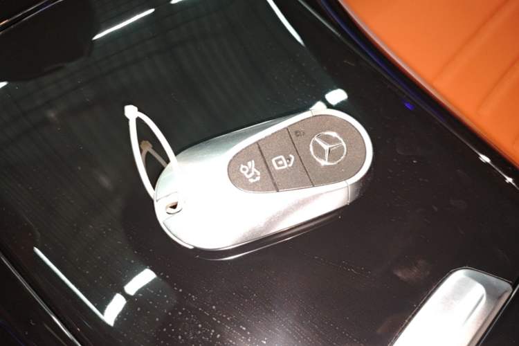 Used Mercedes-Benz C-Class 2025 Facelift C 260 L Sport Edition Vehicle Key