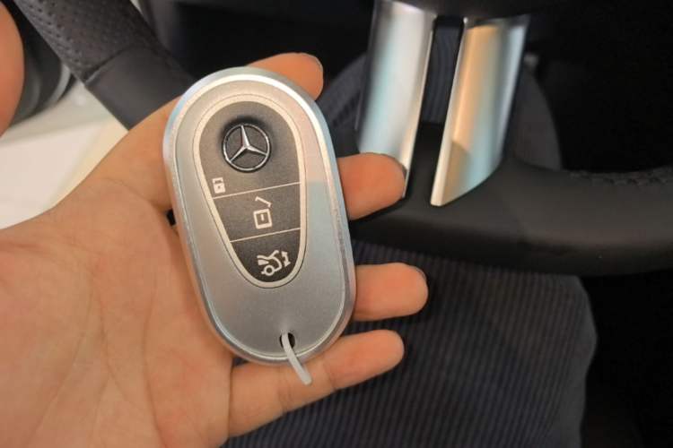 Used Mercedes-Benz C-Class 2025 Facelift C 260 L Sport Edition Vehicle Key