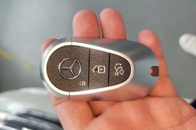 Used Mercedes-Benz C-Class 2025 Facelift C 260 L Sport Edition Vehicle Key