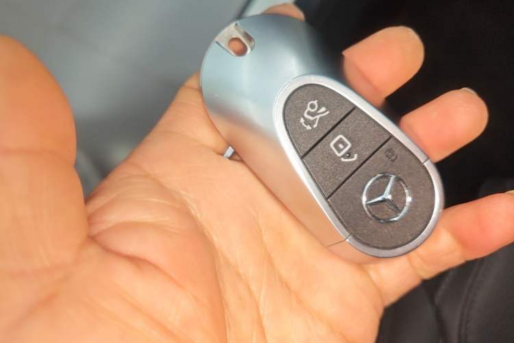 Used Mercedes-Benz C-Class 2025 C 260 L Obsidian Night Sport Edition Vehicle Key