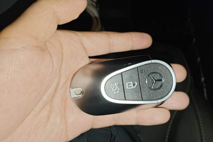 Used Mercedes-Benz C-Class 2025 Facelift C 260 L Sport Edition Vehicle Key