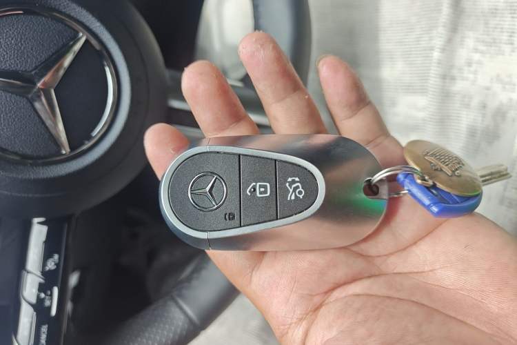 Used Mercedes-Benz C-Class 2025 Facelift C 260 L Sport Edition Vehicle Key