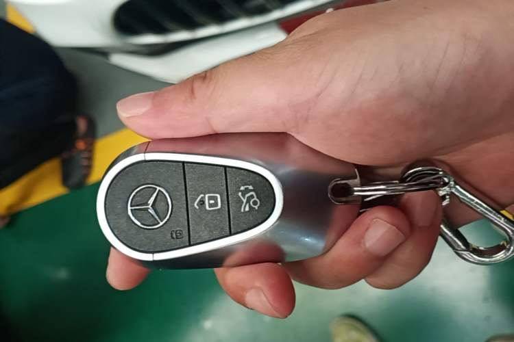 Used Mercedes-Benz C-Class 2025 Facelift C 260 L Sport Edition Vehicle Key