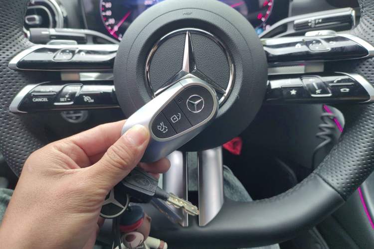 Used Mercedes-Benz C-Class 2025 C 260 L Obsidian Night Sport Edition Vehicle Key