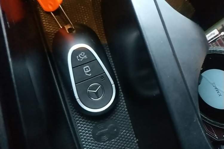 Used Mercedes-Benz C-Class 2025 C 260 L Obsidian Night Sport Edition Vehicle Key