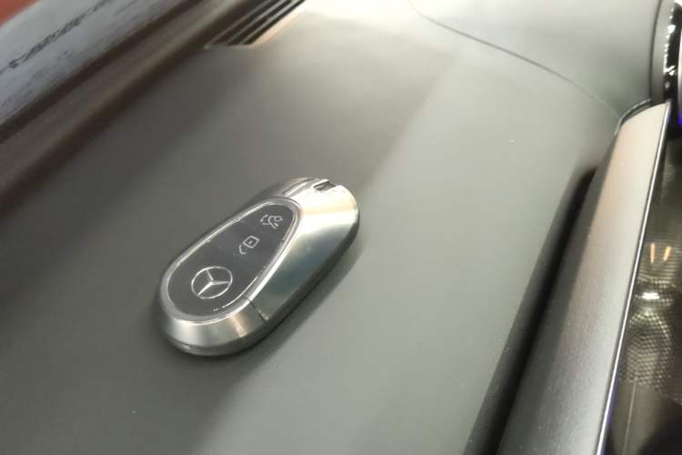 Used Mercedes-Benz C-Class 2025 Facelift C 260 L Sport Edition Vehicle Key