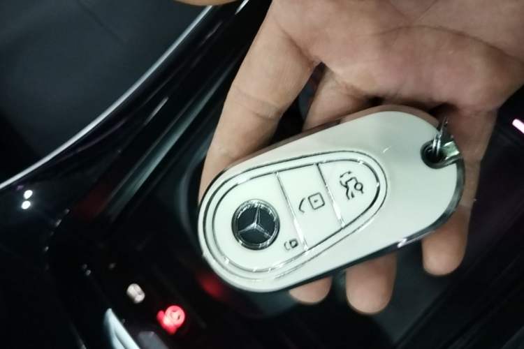 Used Mercedes-Benz C-Class 2025 Facelift C 260 L Sport Edition Vehicle Key