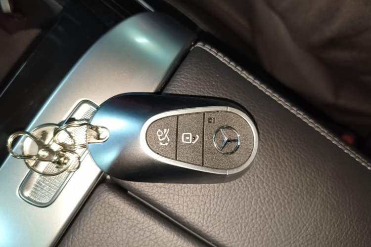 Used Mercedes-Benz C-Class 2025 Facelift C 260 L Sport Edition Vehicle Key