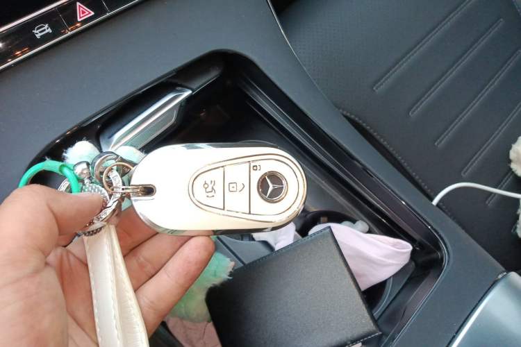 Used Mercedes-Benz C-Class 2025 Facelift C 260 L Sport Edition Vehicle Key