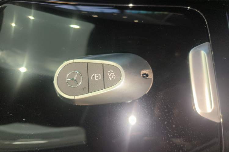 Used Mercedes-Benz C-Class 2025 Facelift C 260 L Sport Edition Vehicle Key