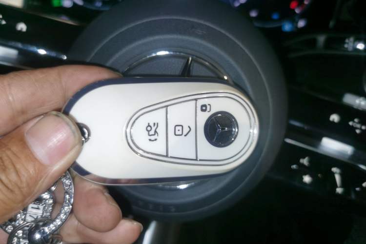 Used Mercedes-Benz C-Class 2025 Facelift C 260 L Sport Edition Vehicle Key
