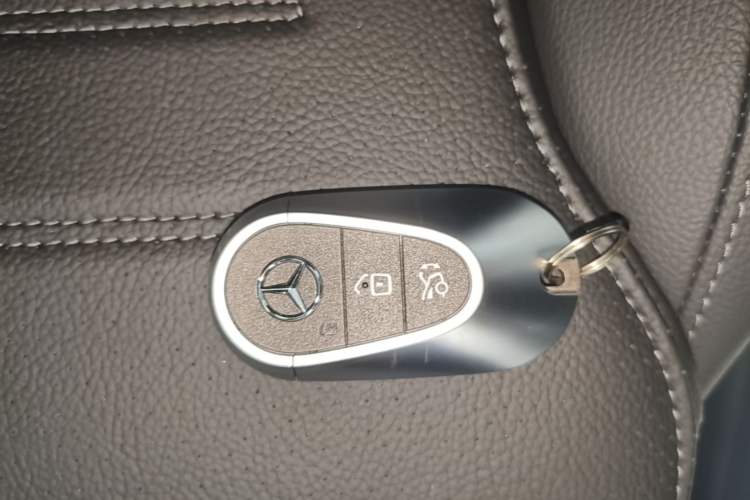 Used Mercedes-Benz C-Class 2025 Facelift C 260 L Sport Edition Vehicle Key