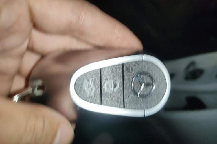 Used Mercedes-Benz C-Class 2025 Refresh C 200 L Sport Edition Vehicle Key
