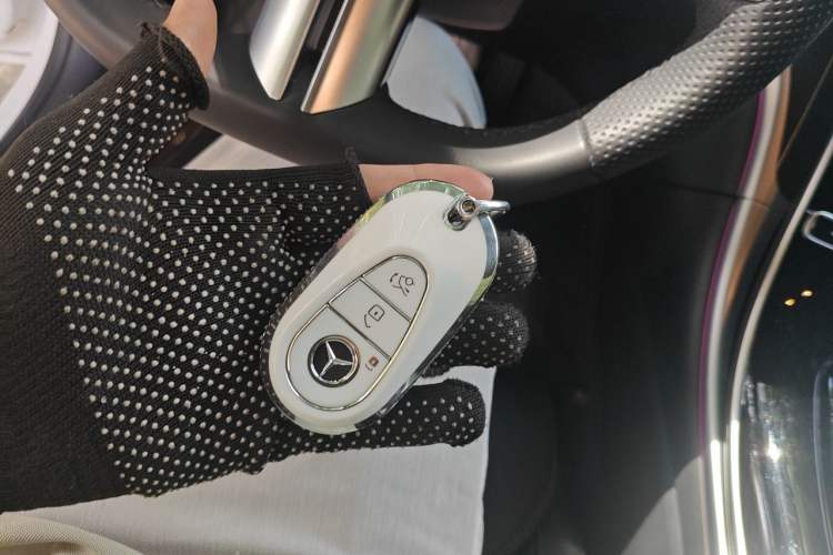 Used Mercedes-Benz C-Class 2025 Facelift C 260 L Sport Edition Vehicle Key