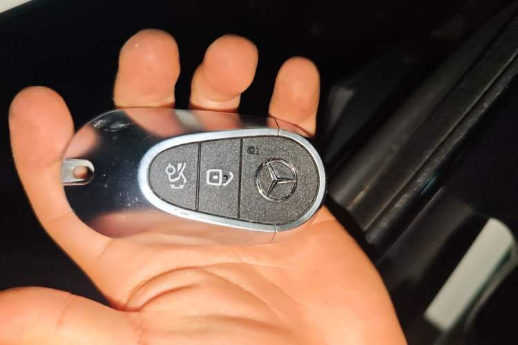 Used Mercedes-Benz C-Class 2025 C 260 L Obsidian Night Sport Edition Vehicle Key