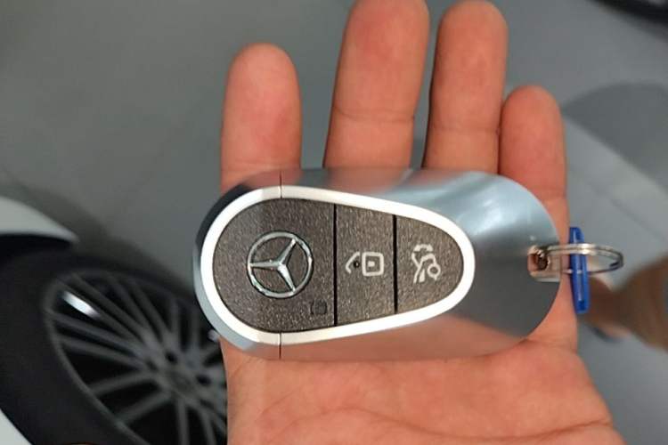 Used Mercedes-Benz C-Class 2025 Facelift C 260 L Sport Edition Vehicle Key