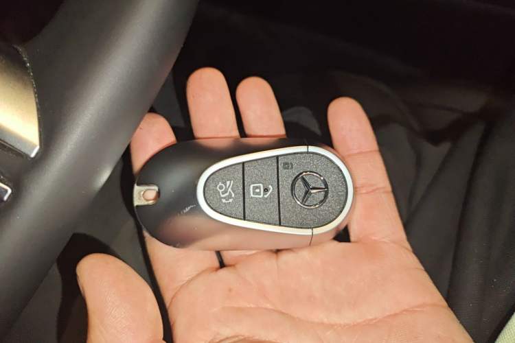 Used Mercedes-Benz C-Class 2025 Facelift C 260 L Sport Edition Vehicle Key
