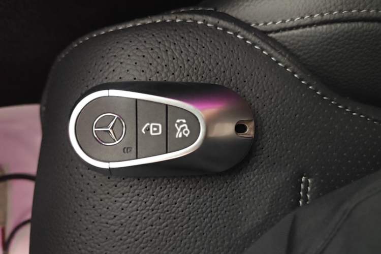 Used Mercedes-Benz C-Class 2025 Facelift C 260 L Sport Edition Vehicle Key