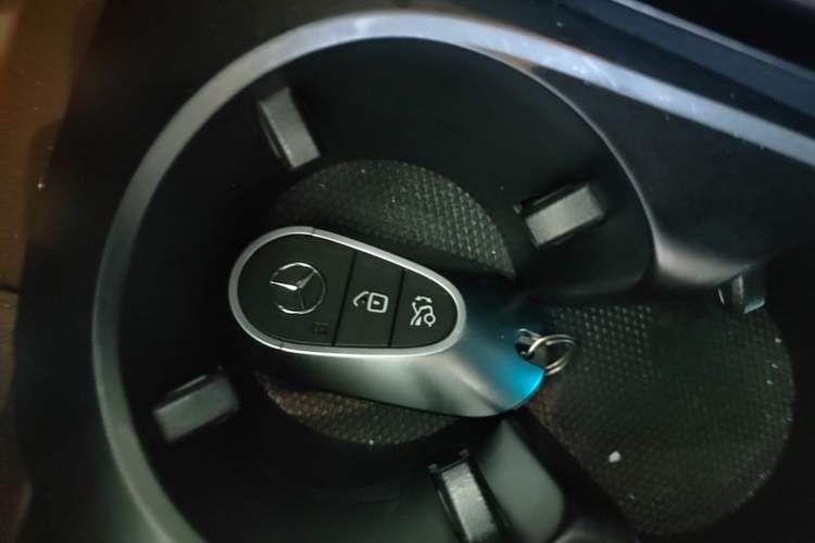 Used Mercedes-Benz C-Class 2025 C 260 L Obsidian Night Sport Edition Vehicle Key