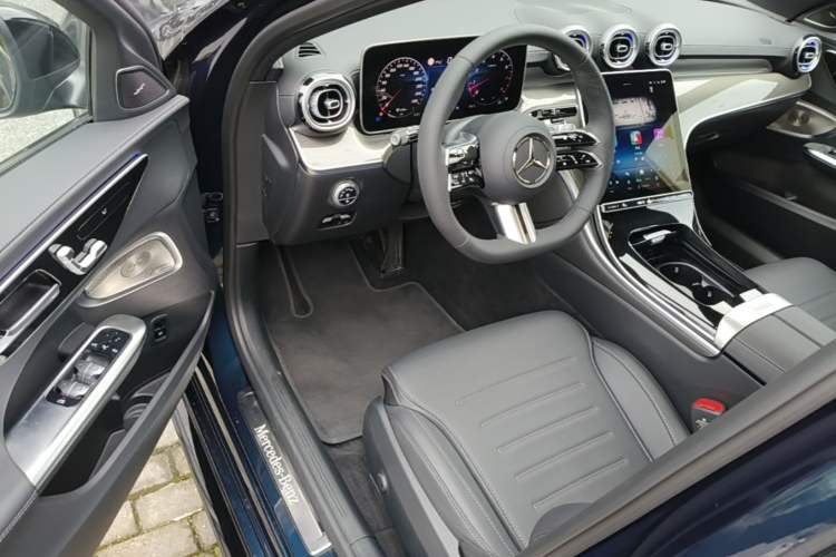 Used Mercedes-Benz C-Class 2026 C 260 L Moonlight Sport Edition Driver Seat