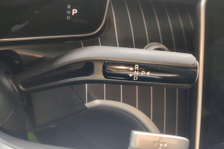 Used Mercedes-Benz C-Class 2026 C 260 L Sport Edition Gear Lever