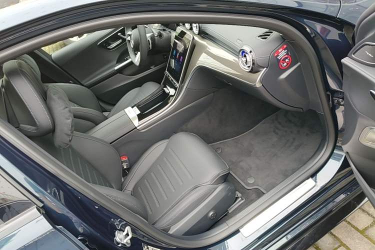 Used Mercedes-Benz C-Class 2026 C 260 L Moonlight Sport Edition Right Front Seat
