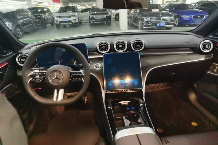 Used Mercedes-Benz C-Class 2026 C 260 L Moonlight Sport Edition Center Console